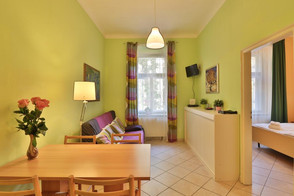 Apartment Na Kozacce 6 Prag Zimmer foto